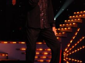 Hot August Nights - Neil Diamond Tribute - Neil Diamond Tribute Act - Las Vegas, NV - Hero Gallery 4