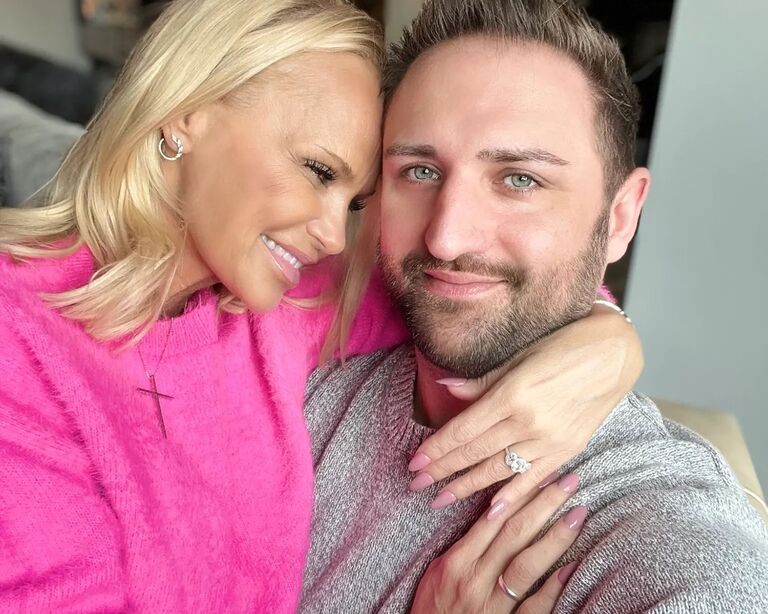 Kristin Chenoweth Husband To Be Josh Bryant Are Engaged