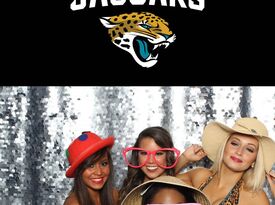 CHICBOOTH - Photo Booth - Jacksonville, FL - Hero Gallery 1