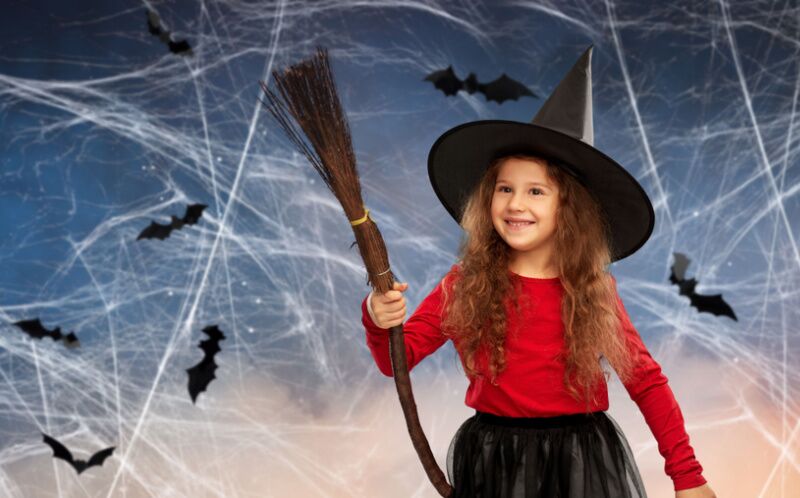 Halloween party ideas for kids - pumpkin and witches broom race