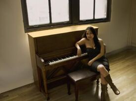 Carolina Calvache - Jazz Pianist - New York City, NY - Hero Gallery 3