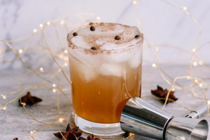Christmas & Holiday Cocktail Recipes - gingerbread margarita