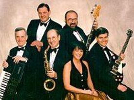Dick Lupino Band - Variety Band - Newport, RI - Hero Gallery 2