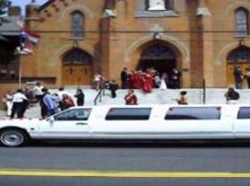 Dream Makers Limousine & Transportation Service - Event Limo - Chesterland, OH - Hero Gallery 3