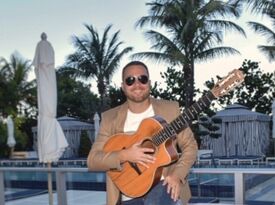 Matteo DeSanti Guitarist & Entertainer - One Man Band - Miami, FL - Hero Gallery 1