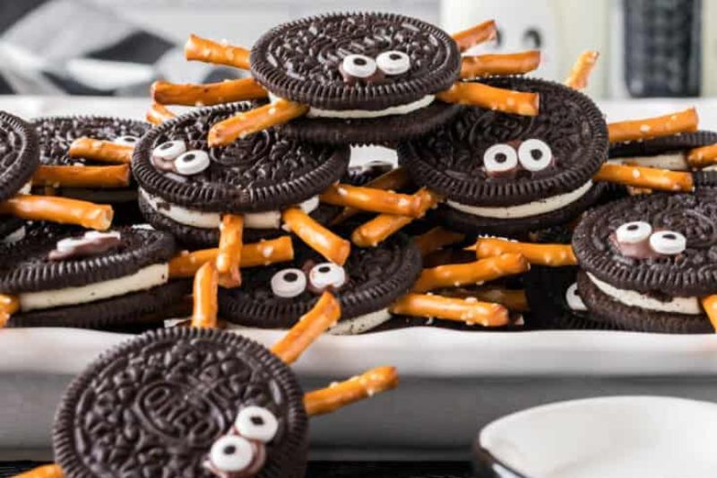 Halloween party ideas for kids - Oreo spiders