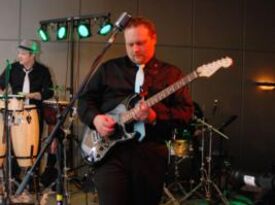 The Electric Company - Cover Band - St Albert, AB - Hero Gallery 2