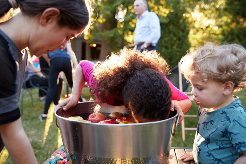 Fall party ideas - bob for apples