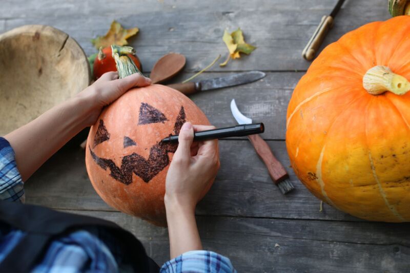 Fall party ideas - pumpkin carving