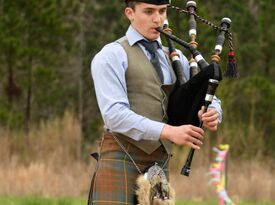 Courtney Schnee Bagpiper - Celtic Bagpiper - Charlotte, NC - Hero Gallery 3