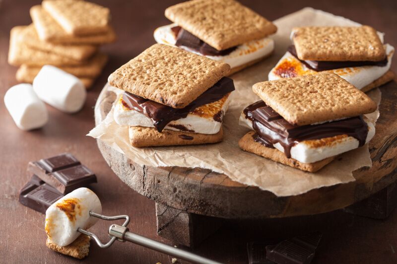 summer party ideas - s'mores station