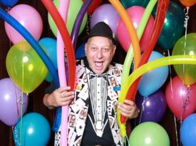 Looney - Magician and Balloon Twister - Balloon Twister - Greensboro, NC - Hero Gallery 1
