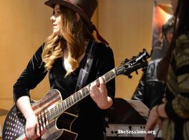 Ciera MacKenzie - Singer Guitarist - Boston, MA - Hero Gallery 3
