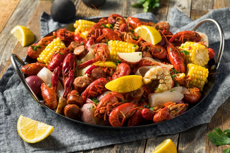 summer party ideas - seafood boil
