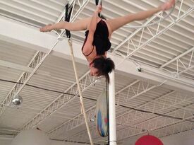 GRACE - Circus Performer - Orlando, FL - Hero Gallery 2