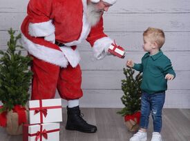 Claus with a Cause - Santa Claus - Knoxville, TN - Hero Gallery 3