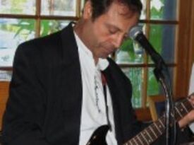 Joe Levio Solo Guitarist/Singer -The Sabras Band - Acoustic Guitarist - Los Angeles, CA - Hero Gallery 1