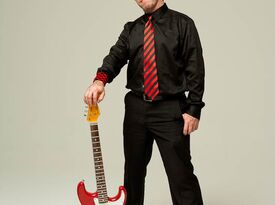 Chris James - Acoustic Guitarist - San Diego, CA - Hero Gallery 1