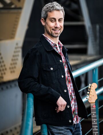 Rob Larkin - Singer Guitarist - Portland, OR - Hero Main