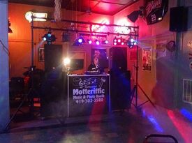 Motteriffic Music & Photo Booth - Photo Booth - Waynesfield, OH - Hero Gallery 1