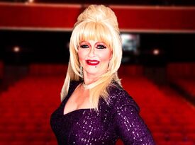Laurie Lynn as Dolly - Tribute Singer - Toronto, ON - Hero Gallery 3