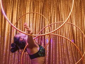 Nettie Loops (Hula Hoop Artist) - Circus Performer - Portland, ME - Hero Gallery 2