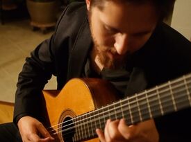 Lucas Carballeira - Classical Guitarist - Austin, TX - Hero Gallery 3