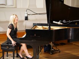 Yvonne Aubert - Singing Pianist - Boston, MA - Hero Gallery 1