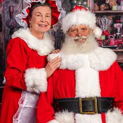 Golden Corner Santa Truette and Mrs. Claus Nancy D, profile image