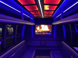 A1 Limousine & Buses Group - Event Limo - Chicago, IL - Hero Gallery 3