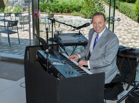 Tony Riccio - Singing Pianist - Stonington, CT - Hero Gallery 2