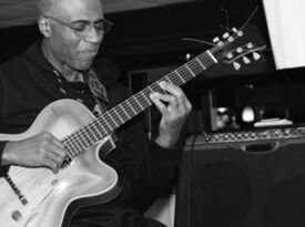 Donovan Mixon - Jazz Guitarist - Evanston, IL - Hero Gallery 3