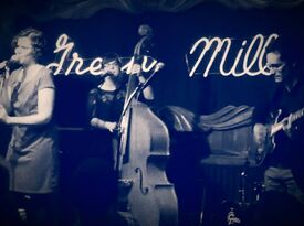 Weepin' Willows - Patsy Cline Tribute Act - Chicago, IL - Hero Gallery 3