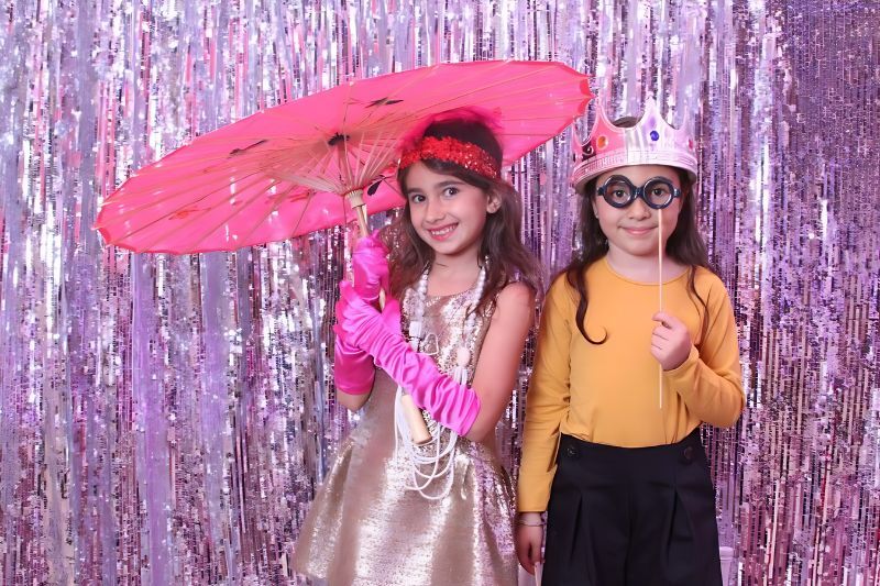 Valentine's Day party ideas for kids - photo booth