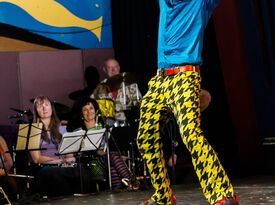 Alex Zerbe - Comedy, Magic and Juggling - Comedy Magician - Seattle, WA - Hero Gallery 1