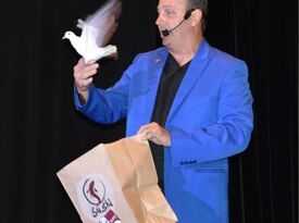 Comedy Magic of Chris Yuill - Magician - Port Moody, BC - Hero Gallery 1