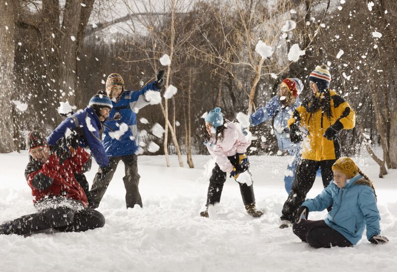 Elf themed Christmas party ideas - snowball fight