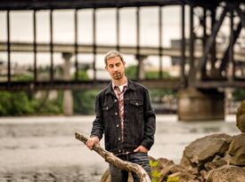 Rob Larkin - Singer Guitarist - Portland, OR - Hero Gallery 1