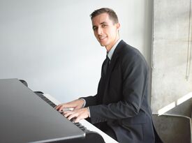 Nick Mason - Singing Pianist - West Hollywood, FL - Hero Gallery 2