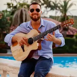 Matteo DeSanti Guitarist & Entertainer, profile image