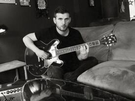 Michael Henry - Singer Guitarist - Locust Valley, NY - Hero Gallery 4