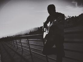 Jesse Macleod - Acoustic Guitarist - Nashville, TN - Hero Gallery 4