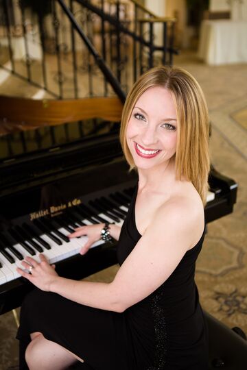 Yvonne Aubert - Singing Pianist - Boston, MA - Hero Main