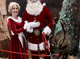 The Hilton Head Santa Claus LLC - Santa Claus - Bluffton, SC - Hero Gallery 4