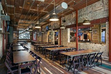 Cooper’s Old Time Bar-B-Que - Llano Room & Lounge - Restaurant - Austin, TX - Hero Main