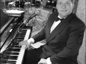 Praxial Productions - Pianist - Indianapolis, IN - Hero Gallery 1