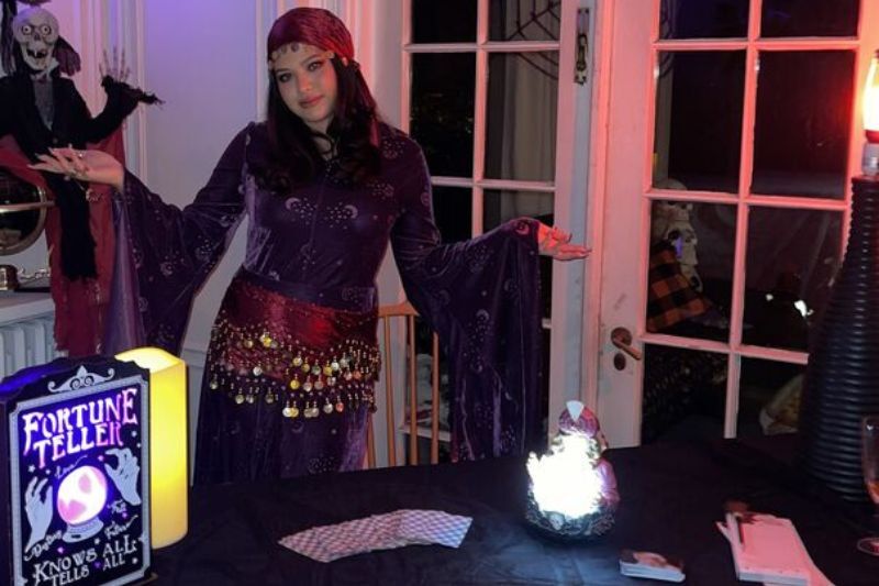 Fall party ideas - fortune teller