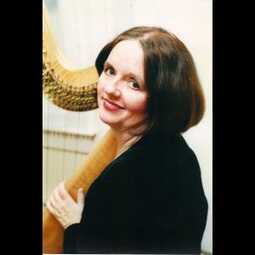 Harpist Elizabeth Huntley, profile image
