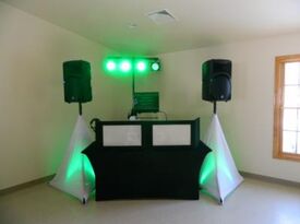 EMT Entertainment Mobile DJ, LLC. - DJ - Effort, PA - Hero Gallery 3