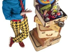 Alex Zerbe - Comedy, Magic and Juggling - Comedy Magician - Seattle, WA - Hero Gallery 2